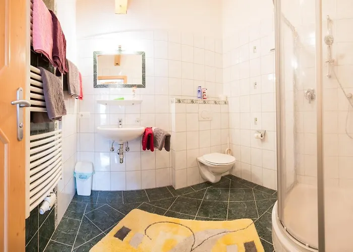 Brollerhof ノイシュティフト・イム・シュトゥーバイタール